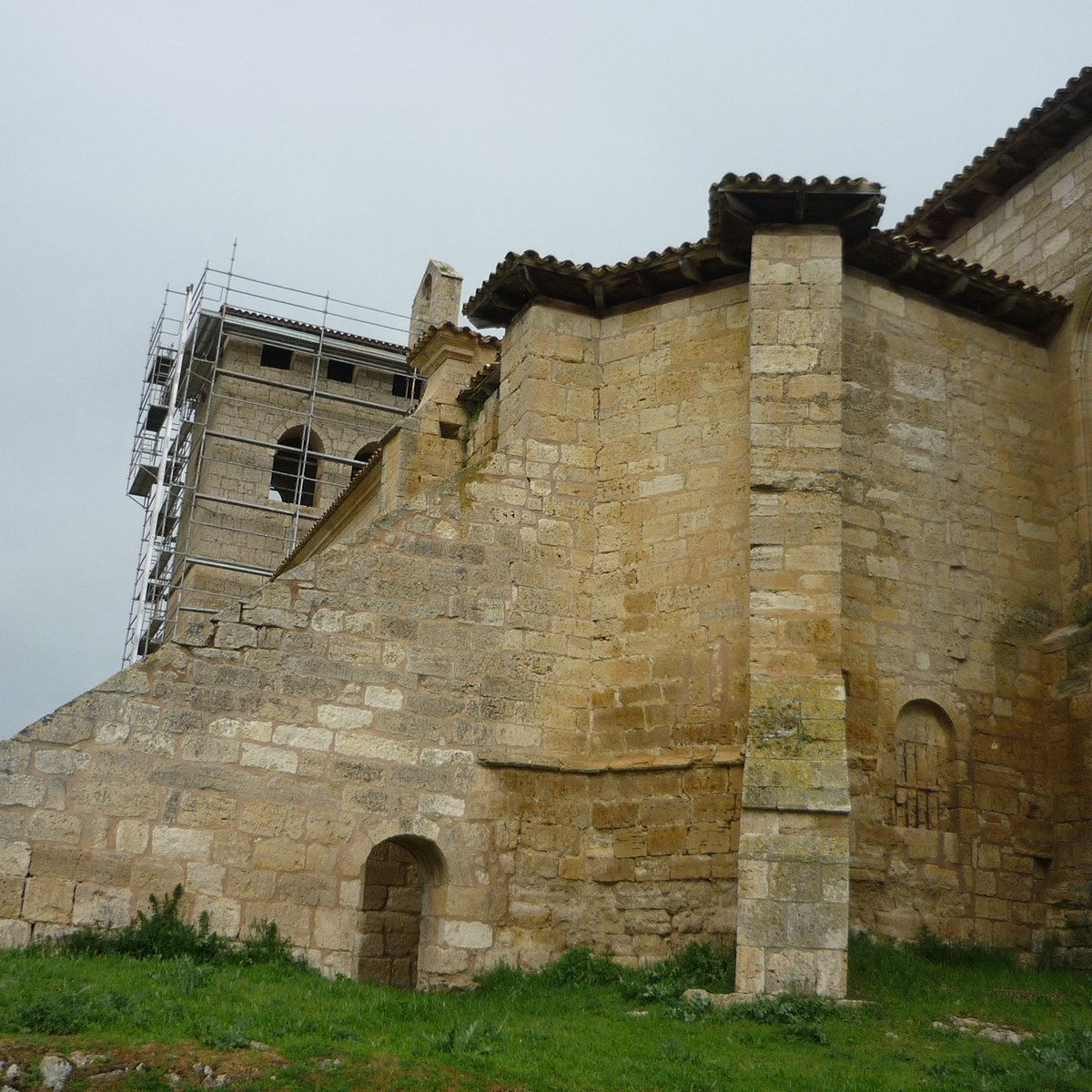 Prospección-geofísica-con-tomografía-en-la-iglesia-de-San-Millán-de-Los-Balbases-Burgos-02