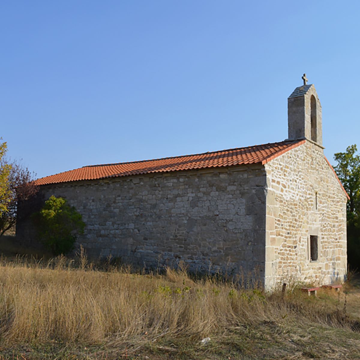 Proyecto-de-investigacion-en-la-ermita-de-Montesclaros-de-Ubierna-Burgos-01