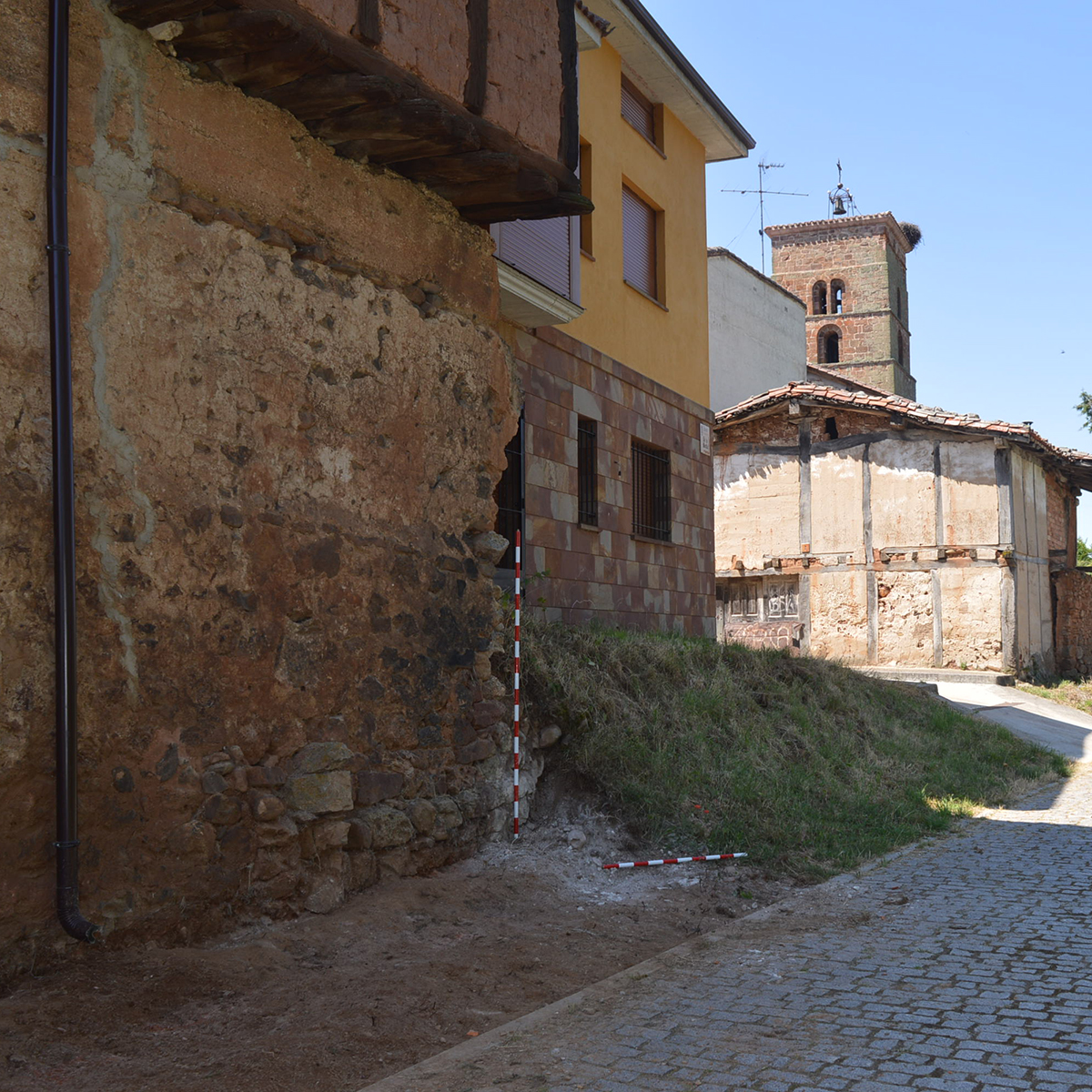 Proyecto-de-investigación-en-la-muralla-de-Villasur-de-Herreros-Burgos-03